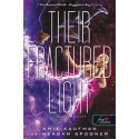 Amie Kaufman, Meagan Spooner: Their Fractured Light - Megtört fényük - Lehullott csillagok 3.